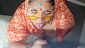 Exclusive- Super Horny Nri Bhabhi Gives Nice Blowjob And Hubby Cum On Her Face