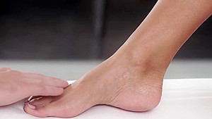 Feet sucked babe gets fingered and foot fucked
