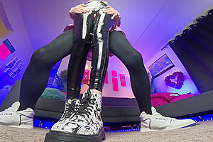 Femboy Slave Fuck With Her Latex Legs