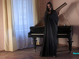 First Nude Whipping Of Flexible Bdsm + Fitness Model 1 With Alex Zothberg