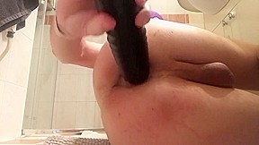 First time trying out amazing thick dildo and gaping
