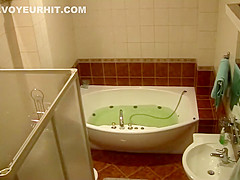 Girl's masturbation spied in a jacuzzi