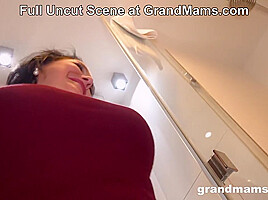 Granny Squirts for the First Time at GrandMams