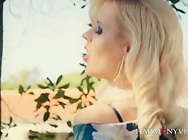 HARMONY VISION Kinky in the garden