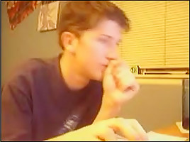 Homemade gay porn with David wanking on webcam