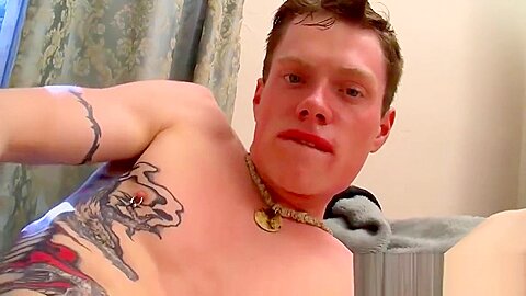 Horny kinky twink jerks it off and cums on his own face