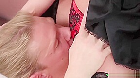 Hot Brunette in Bisex Vid