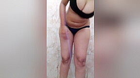 Hot Virgin In Desi Step sister Bathing