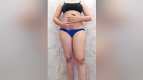 Hot Virgin In Desi Step sister Bathing