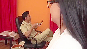 Indian Police Ne Desi Lady Ki Choot Me Apna Land Dalke Choda