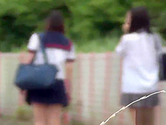 Japanese teenage skanks pissing