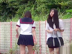 Japanese teenage skanks pissing