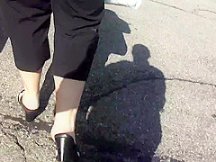Jiggly Blonde Milf Splashin In Pants