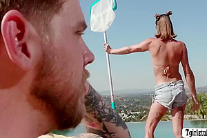 Kalli Grace And Steve Rickz - Cant Resist The Big Ass Ts Pool Cleaner 6 Min