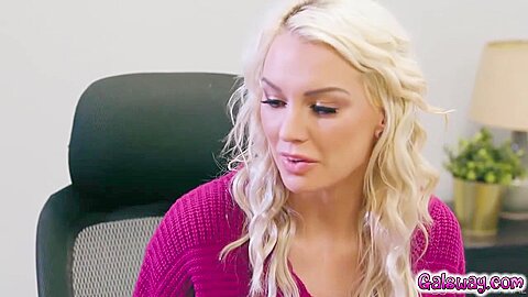 Kenzies Buttplug Vibrate In The Middle Of Meeting