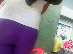 Leggins Morados Negra con un Culote Rico Angulo Horizontal