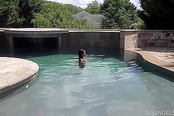 Linda Baker - Incredible Adult Video Outdoor Unbelievable , Check It