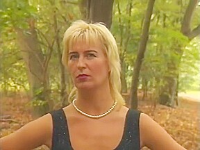 MILF gonna make him cum - Julia Reaves