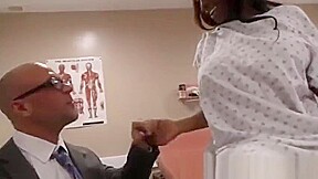 Magnifique femme enceinte se fait remplir de foutre chaud