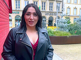 Mathilda, 25 years old, hairdresser in Metz!