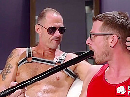 Maturehelps His Lover To Cum By Fisting And Sucking Him