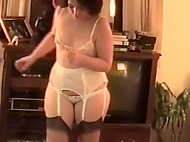 Megan on voyeurcam stripping for the neighbors