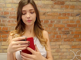 Mila Azul - Selfie Style