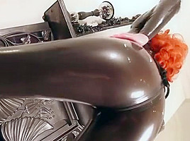 Milf Red in latexsuite