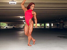 Muscular Readhead Babe