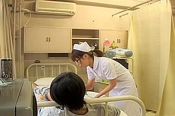 Nerdy Japanese gets her bum sprayed in Japanese sex video