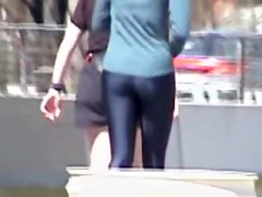 Nice ass in spandex pants by the lewd man 01zm
