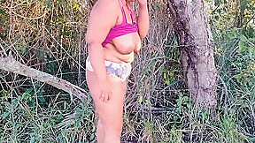 Novinha Old Wanted To Celebrate Her Birthday By Giving Her Big Pussy In The Bush