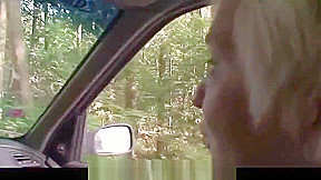 Old granny is getting screwed roadside