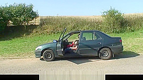 Old granny is getting screwed roadside