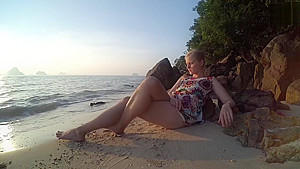 On Public Beach teen 18+ Masturbation Double Crossleg Fingering Solo Fun Ending