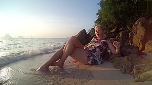 On Public Beach teen 18+ Masturbation Double Crossleg Fingering Solo Fun Ending