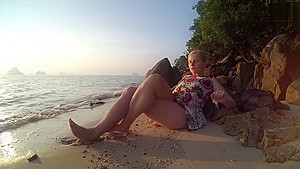 On Public Beach teen 18+ Masturbation Double Crossleg Fingering Solo Fun Ending