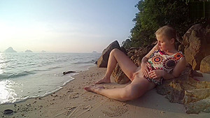 On Public Beach teen 18+ Masturbation Double Crossleg Fingering Solo Fun Ending