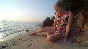 On Public Beach teen 18+ Masturbation Double Crossleg Fingering Solo Fun Ending