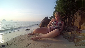 On Public Beach teen 18+ Masturbation Double Crossleg Fingering Solo Fun Ending
