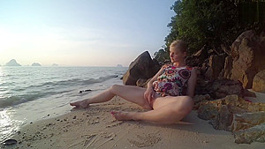 On Public Beach teen 18+ Masturbation Double Crossleg Fingering Solo Fun Ending