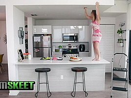 Petite teen 18+ Mounts And Rides A Bwc Hunk - Kara Lee