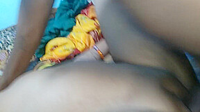 Puja Bhabhi Ke Pati Ne Donon Tange Uthakar Chudai Kiya Desi