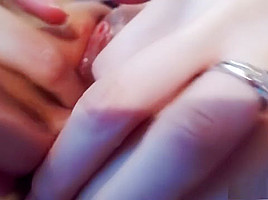 Pussy fingering solo teen 18+ has a nice close up