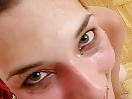 Red-haired Slut Shampoo Lets Jizz Blow On Face