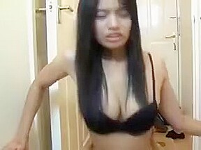 Riche expatrie baise chez lui une belle thailandaise