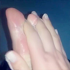SEXY WOMEN WITH SEXY FEET,FOOT TEASE (TRY NOT TO CUM)