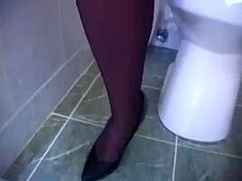 Sexy Pee Scene