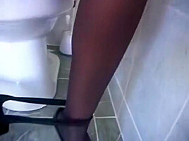 Sexy Pee Scene