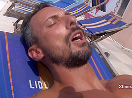 Silvia Lamberti Scopata A Bordo Piscina